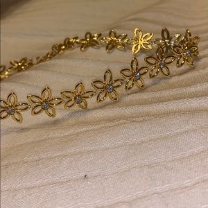 Flower choker necklace